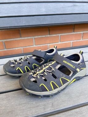 Merrell Kids Black and Lime Closed-Toe Sport Sandals